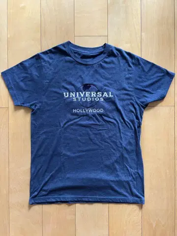 UNIVERSAL STUDIOS 네이비 T셔츠 M 사이즈