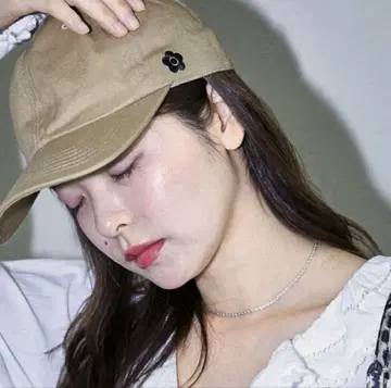 MARY QUANT x PUBLUX/마리콴트 플라워 모티브 자수 캡