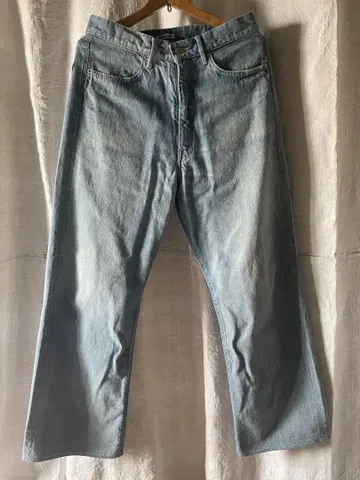 오라리 SELVEDGE FADED LIGHT DENIM PANTS