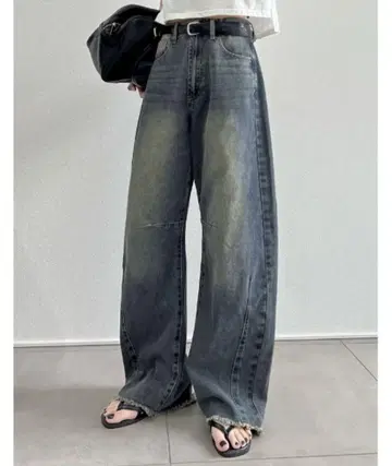 전체 골격 슬림 레그 실루엣 밑단 프린지 배럴 레그 데님 팬츠 리디