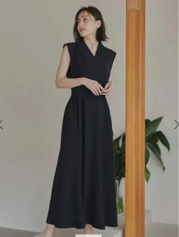 아뉴앙스 더블 새틴 테일러드 플레어 원피스 네이비