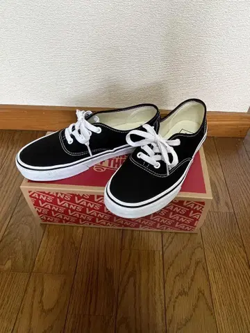 새상품급 VANS 블랙 스니커즈 24cm