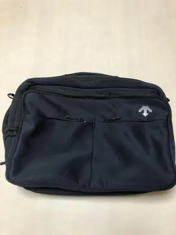 데상트 백팩