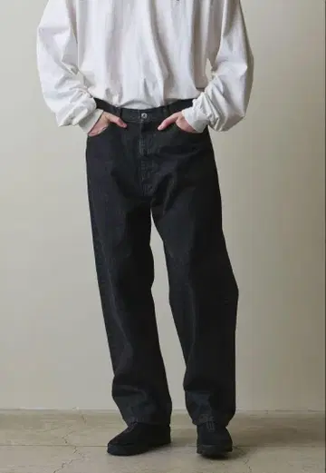 Steven Alan 블랙 데님 5포켓 배기 테이퍼드 33인치