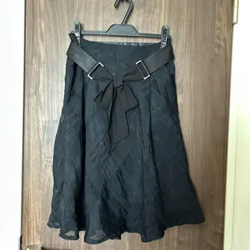 petit Poudre 블랙 플레어 스커트