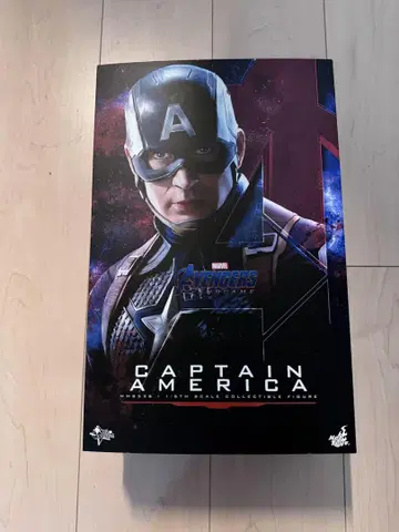 Hot Toys 캡틴 아메리카 피규어