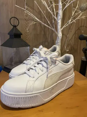 PUMA 플랫폼 스니커즈 화이트