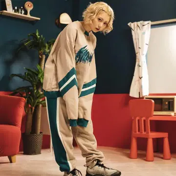 킬 리모트 kill remote 로고 트레이닝복 스트라이프 소매