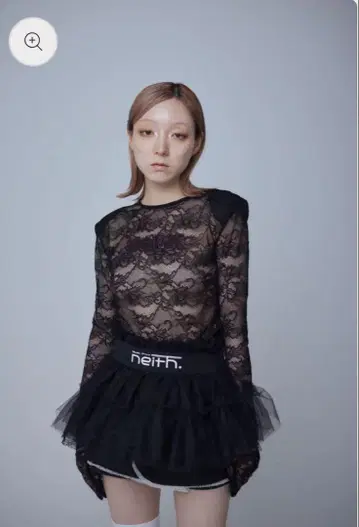 neith. 블랙 레이스 프릴 탑