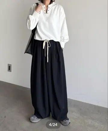 [미사용 새상품] 캐주얼 루즈 핏 바지 네이비