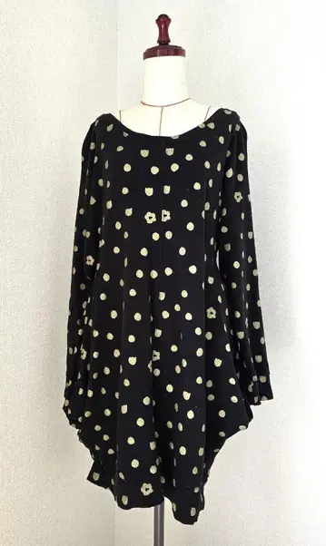 TSUMORI CHISATO 츠모리치사토 금 도트 원피스 고양이 블랙