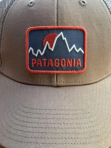 PATAGONIA 베이지 캡 산 로고 자수