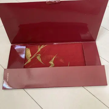 살바토레 페라가모 꽃무늬 스카프 빨간색