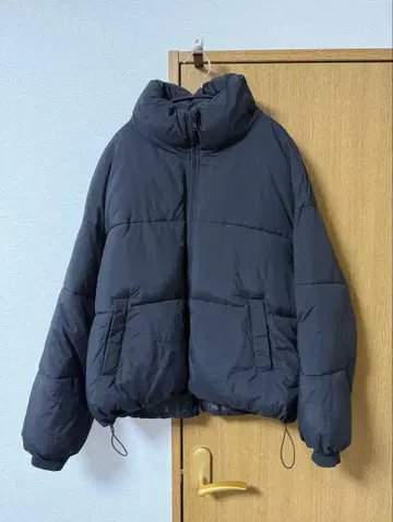 FEKETE 블랙 숏 기장 다운 자켓