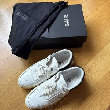 BALR. 화이트/블랙 스니커즈