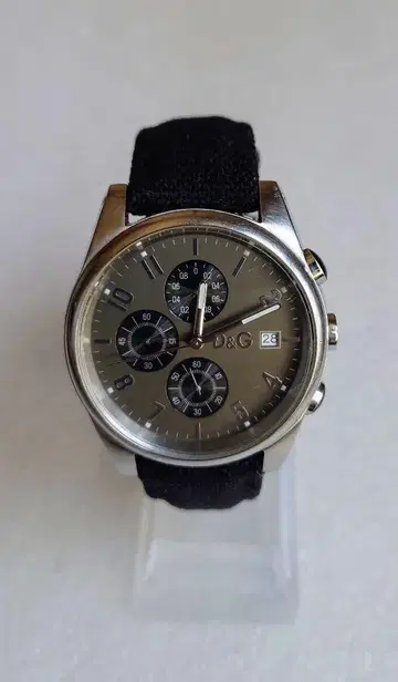 D&G 크로노그래프 손목시계 그레이