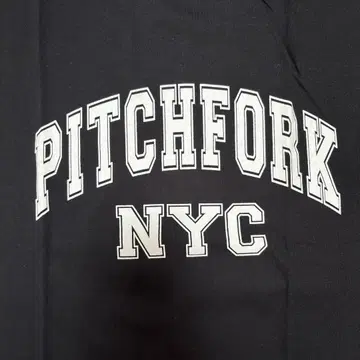 PITCHFORK NYC 로고 티셔츠 블랙