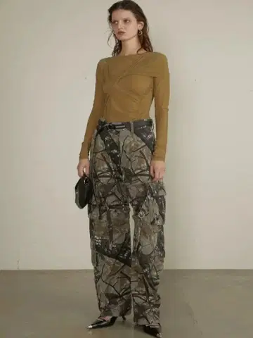 플랭크 프로젝트 Camo Barrel Leg Cargo Pants