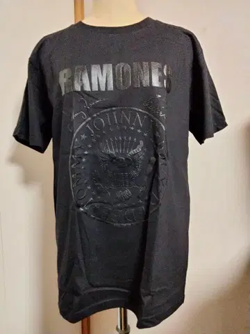 RAMONES 블랙 티셔츠 L 사이즈