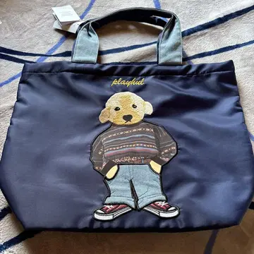 모멘텀 네이비 곰 자수 토트백