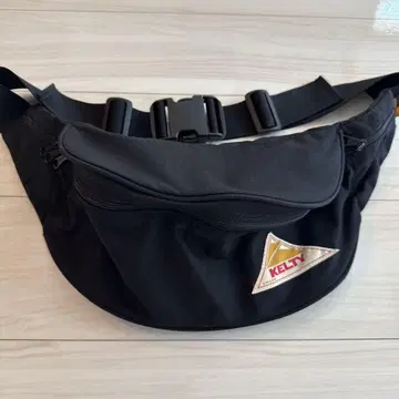KELTY 블랙 바디백 중형 새상품급