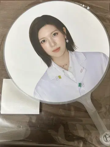 NMIXX 트레이딩 카드 응원봉 부채 모케모케 베이