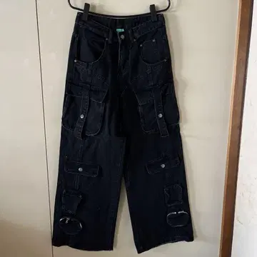 바지 블랙 컬러
