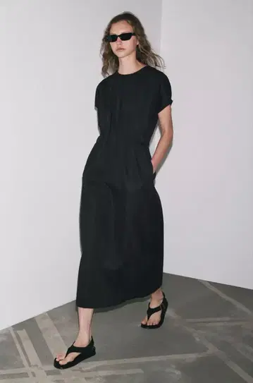 [완판템] ZARA 플리츠 미디 원피스 XS 새상품 택 포함 블랙