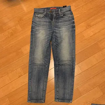 라이트 블루 스트레이트 레그 데님 레드카드