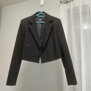 [1회 사용] 자라 크롭 자켓 블랙
