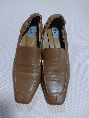 GRISE 카멜 로퍼 펌프스