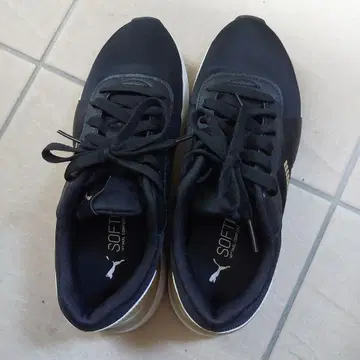 Puma 블랙 소프트 핏 스니커즈