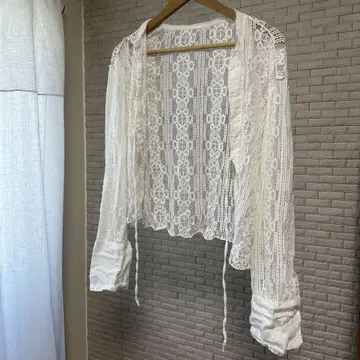 plage 화이트 레이스 크롭 셔츠