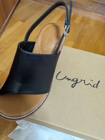 ungrid 인조 가죽 아지메 샌들 신발 S