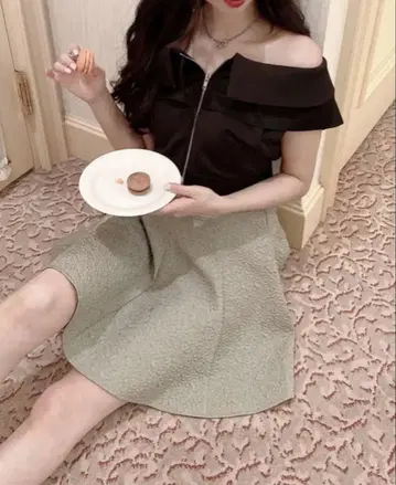 아머지. 오프 숄더 2웨이 톱
