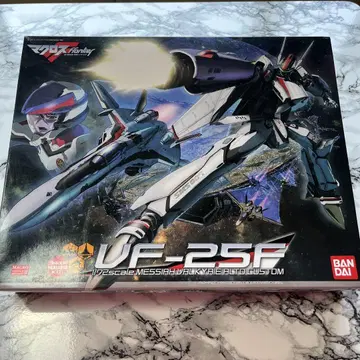 반다이 VF-25F 메시아 발키리 알토 기체 1/72