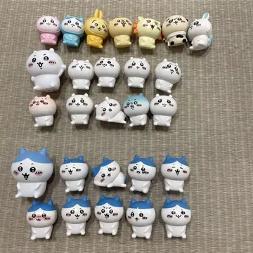 치이카와 미니 피규어 25개, 마스코트 피규어 2개