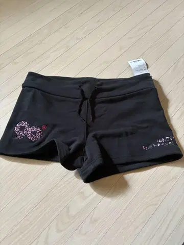 레오파드 프린트 숏팬츠 M 사이즈