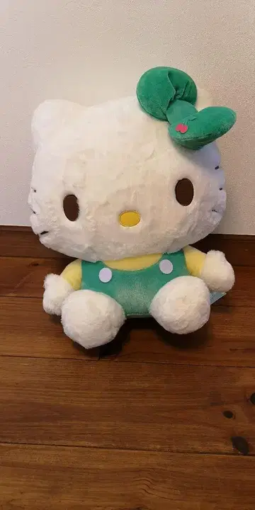 [선착순!!] 헬로키티 크림 소다 인형 GJ 봉제인형
