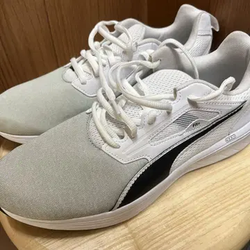 새상품급 푸마 27.0 PUMA NRGY 랩처 러닝화