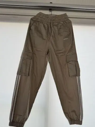 adidas 카고 팬츠 카키색