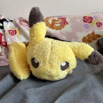 거대한 봉제 인형 피카츄