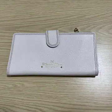 사만다 타바사 얇은 타입 장지갑입니다.