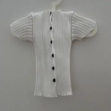 A.ROEGE HOVE 화이트 리브 반팔 상의