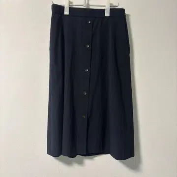 자유구 44 네이비 버튼 스커트
