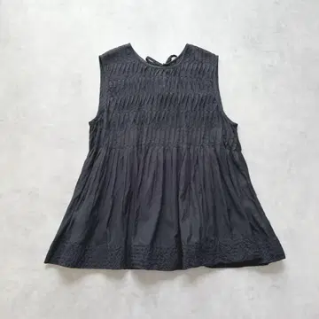 TORRAZZO DONNA 핀턱 블라우스 슬리브리스 플레어 개더