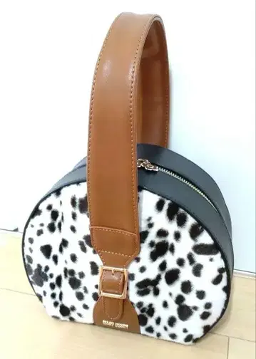마리콴트 토트백 달마시안 패턴