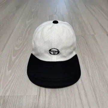 Sergio tacchini 캡 모자 화이트 블랙 빈티지 90년대
