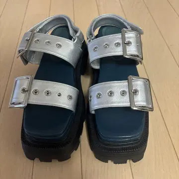 jouetie 청키 스트랩 샌들 실버 블랙