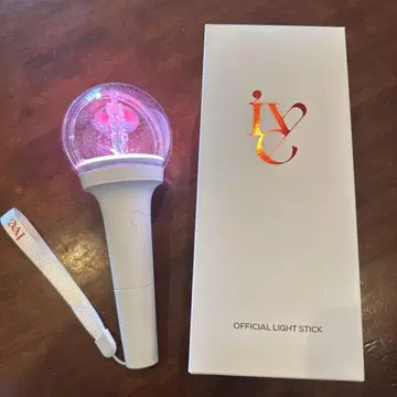 IVE 응원봉 화이트/핑크